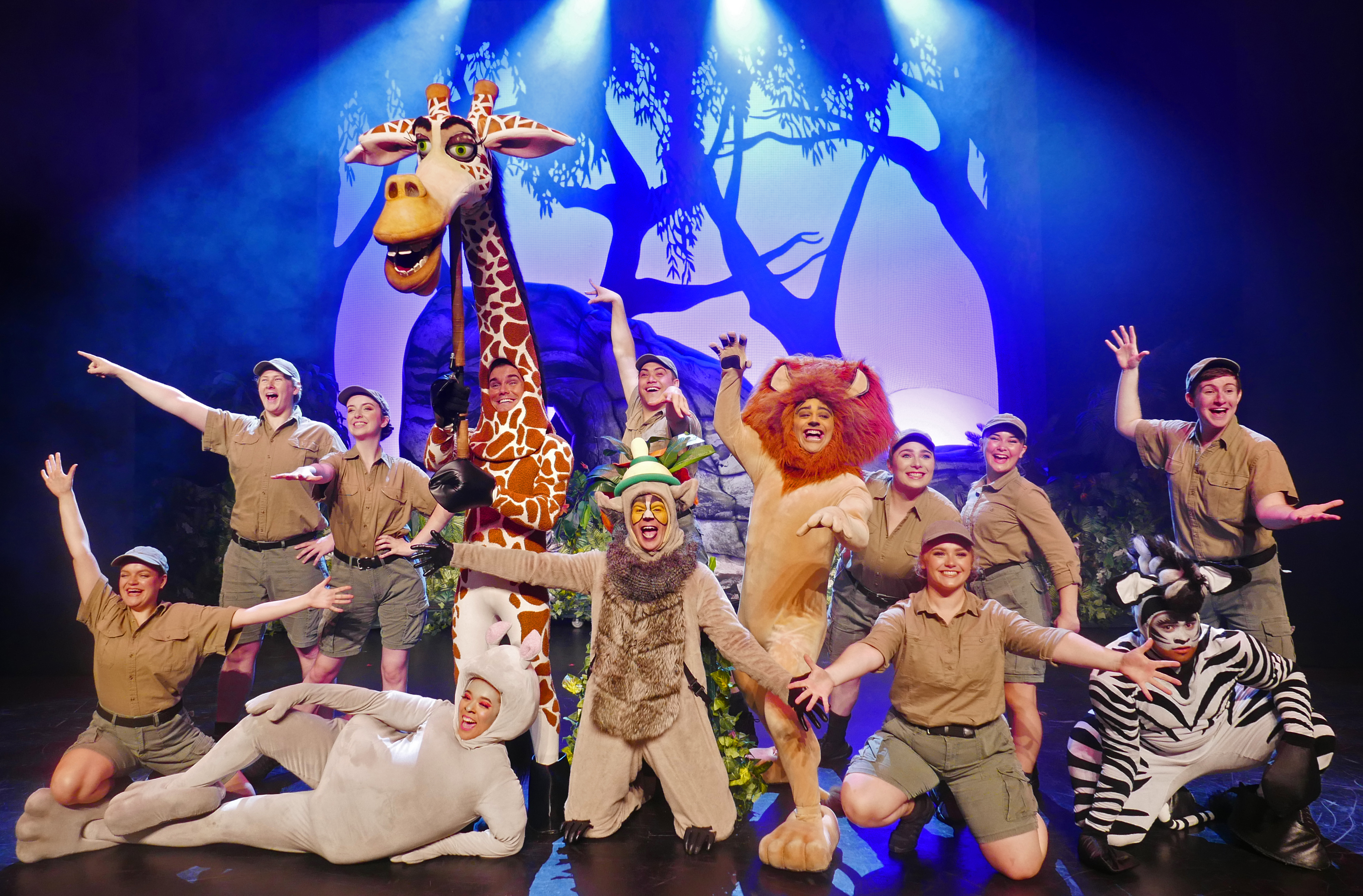 Full cast Madagascar.jpg